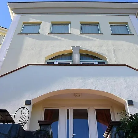 Sleeps 4 Air Con Wifi * La Spezia