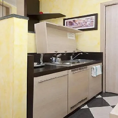 Apartment Sleeps 4 Air Con Wifi La Spezia