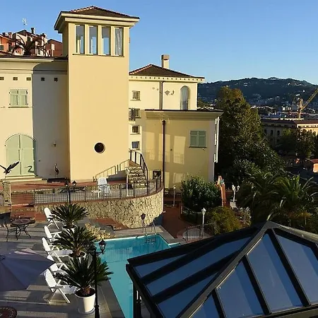 Sleeps 4 Air Con Wifi Apartamento La Spezia