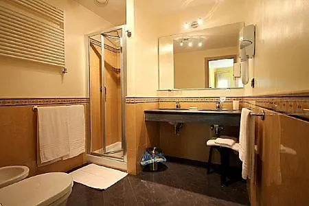 Sleeps 4 Air Con Wifi La Spezia